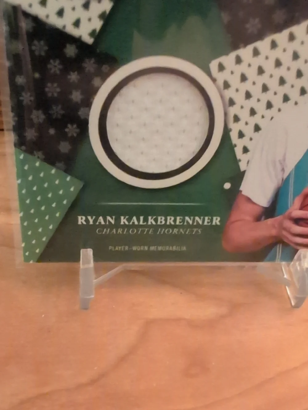 2025-26 Topps Holiday Ryan Kalkbrenner Player Worn Relic Rookie Card Hornets - Picture 2 of 3